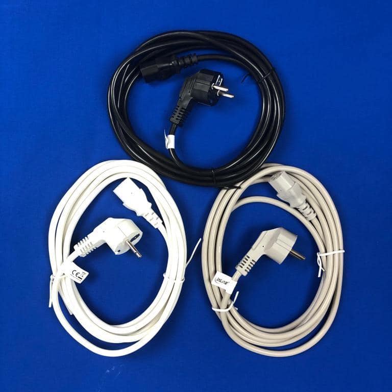 Изключително дълъг/цветен мрежов кабел, защитен контакт под ъгъл към IEC щепсел C13